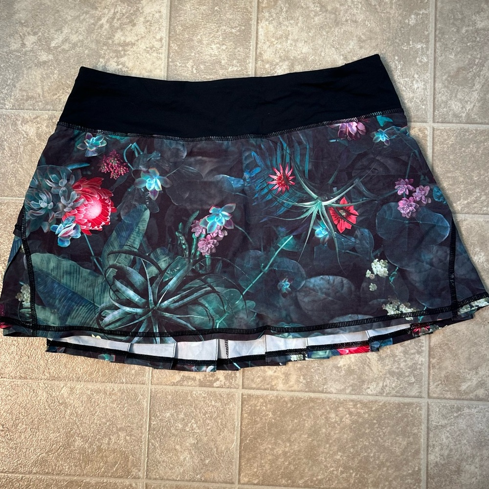 Lululemon Pace Rival skort in “Curious Jungle.”